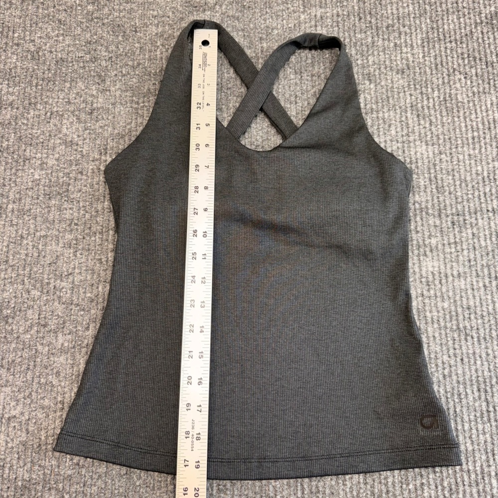 GapFit XS Black Ribbed Tank Built In Bra Racerback Athleisure Workout Top - Picture 4 of 10